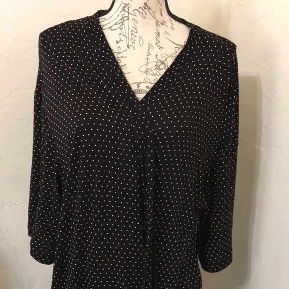 SECRET TREASURES Robe. Size Large - Picture 6 of 10